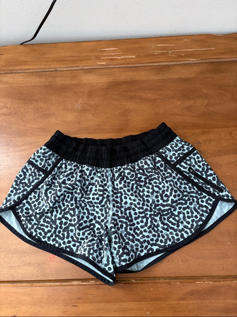 Lululemon Women's Black & Light Blue Leopard Print Athletic Shorts Size 10